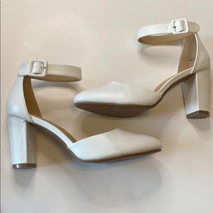 Dream Pairs White Round Toe Strap Heel